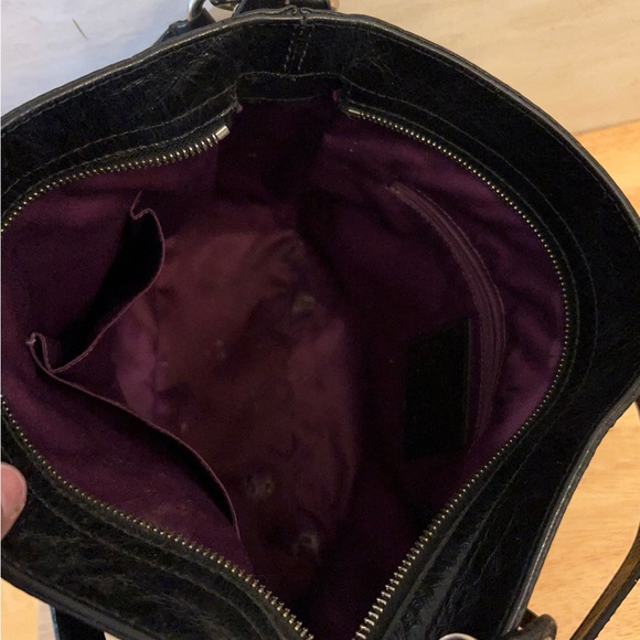 Coach Vintage Zoe
Hobo Shoulder Black Crinkle Leather Crossbody Bag - Picture 9 of 16